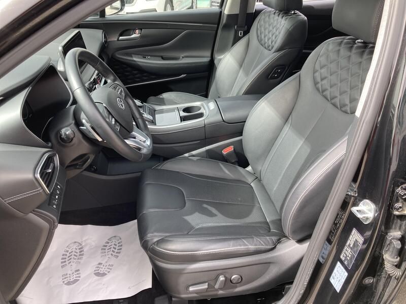 Hyundai Santa Fe • 2021 • 56,158 km 20