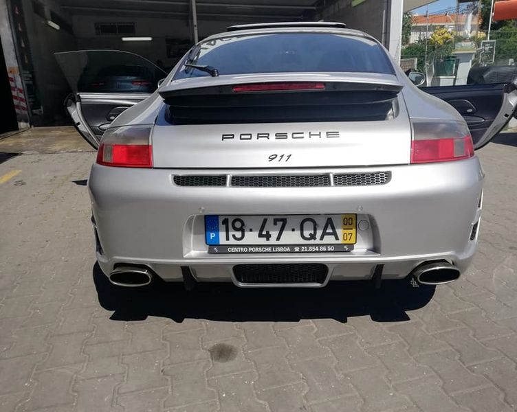 Porsche 911 • 2000 • 68,000 km 2