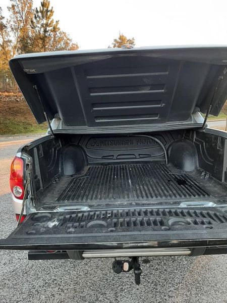 Mitsubishi L200 • 2007 • 192,000 km 2