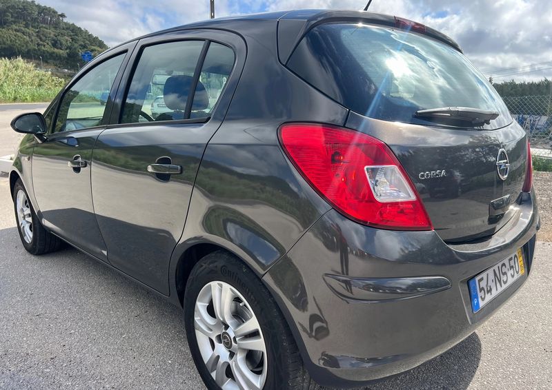 Opel Corsa • 2013 • 94,000 km 3