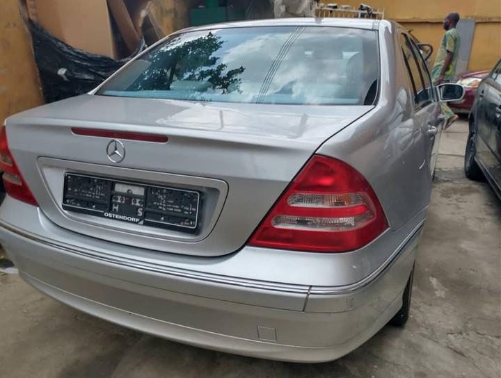 Mercedes-Benz C • 2005 • 5,000 km 4