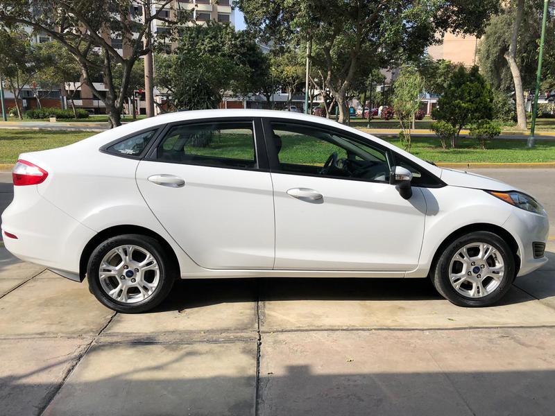 Ford Fiesta • 2015 • 35,000 km 3