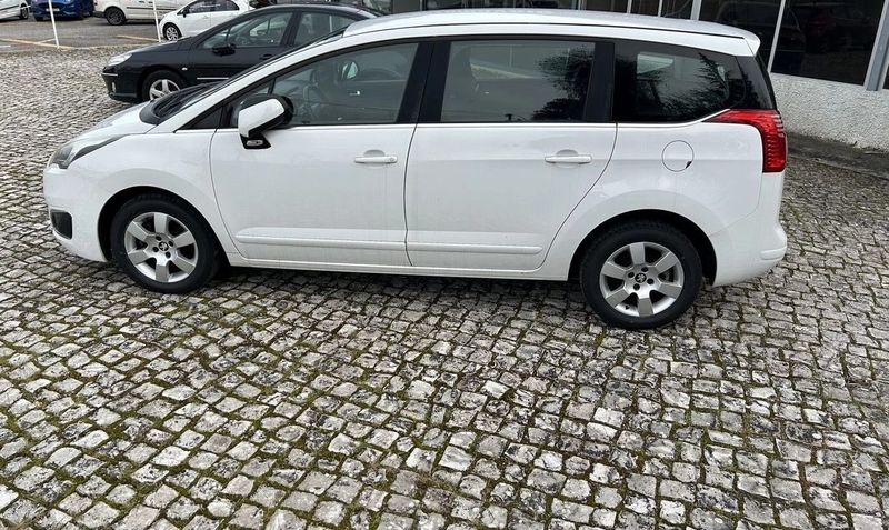 Peugeot 5008 • 2015 • 167,619 km 4