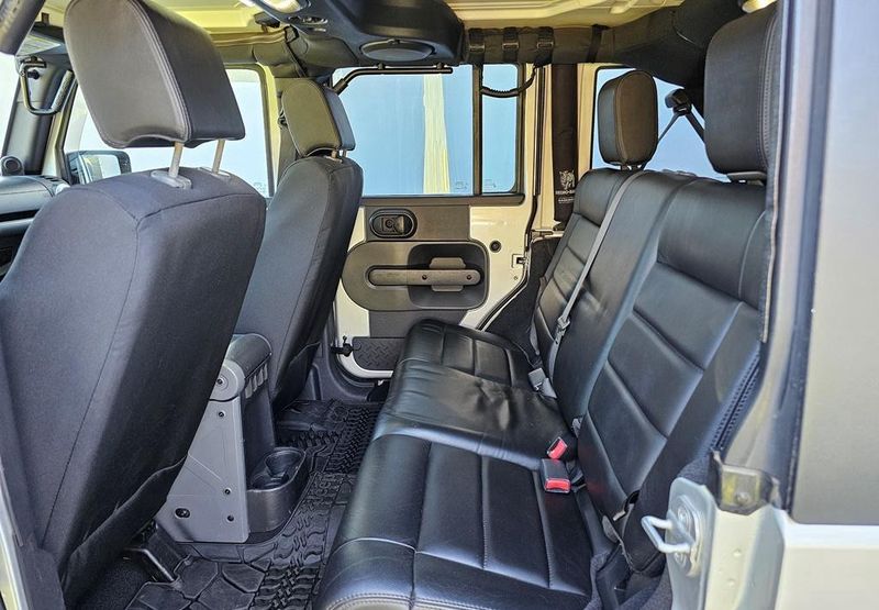 Jeep Wrangler • 2009 • 120,000 km 4