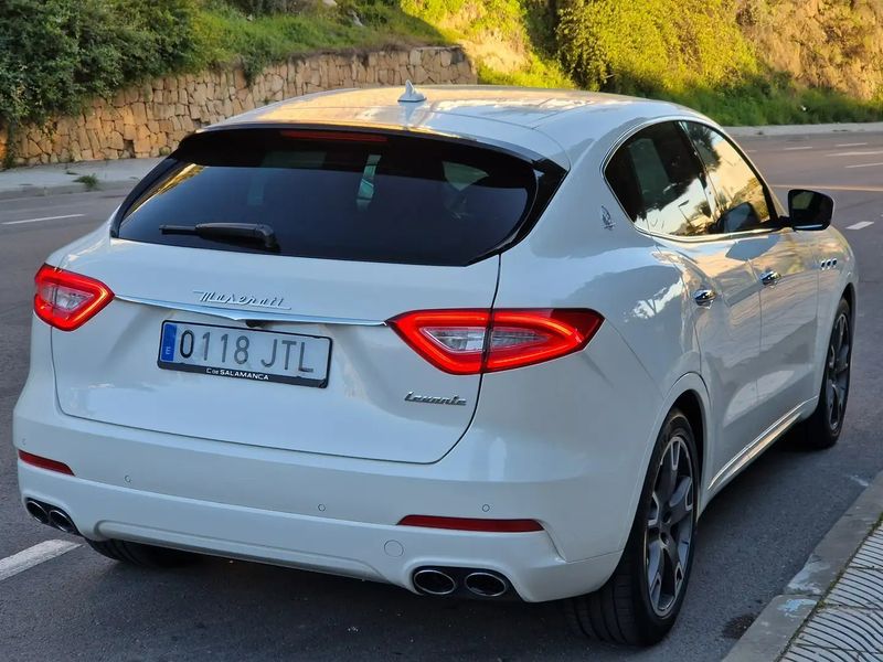 Maserati Levante • 2017 • 19,700 km 4