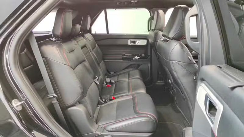 Ford Explorer • 2021 • 63,204 km 16