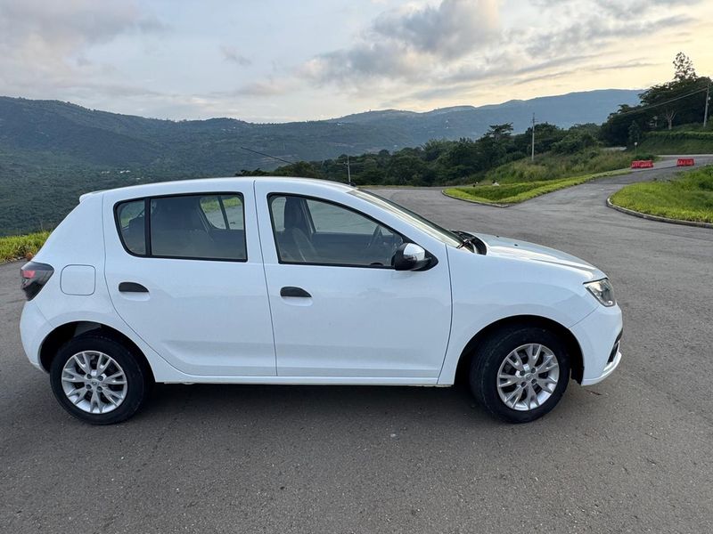 Renault Sandero • 2023 • 60,000 km 9