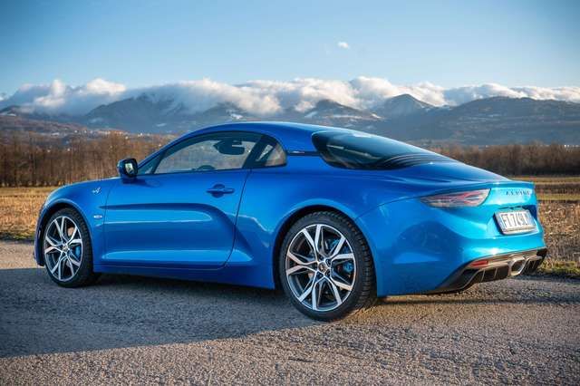 Renault Mégane • 2018 • 32,000 km 3