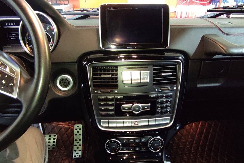 Mercedes-Benz G-Class • 2013 • 82,000 km 5