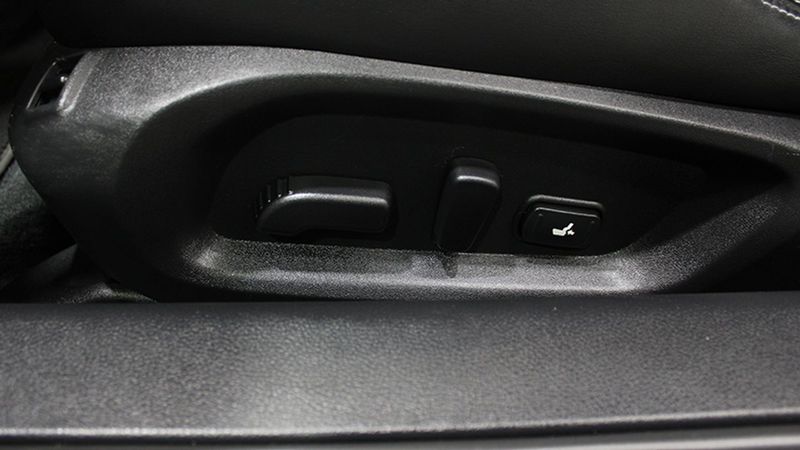 Infiniti Q60 • 2017 • 104,462 km 5