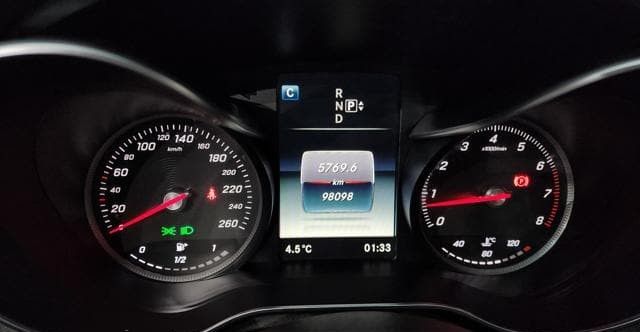 Mercedes-Benz C-Class • 2015 • 98,000 km 11