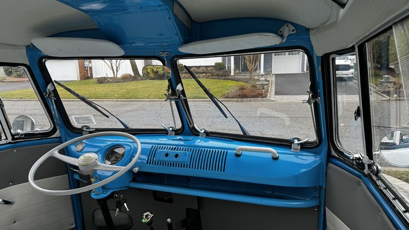 Volkswagen Vanagon • 1965 • 80,000 km 14