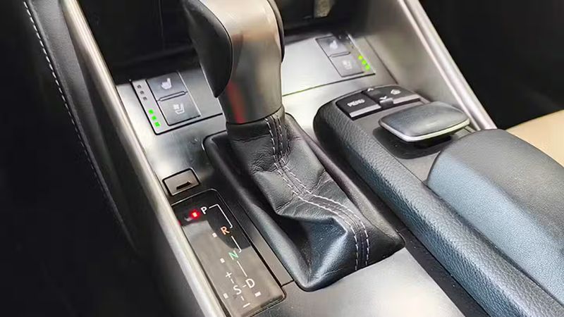 Lexus IS • 2014 • 136,088 km 6