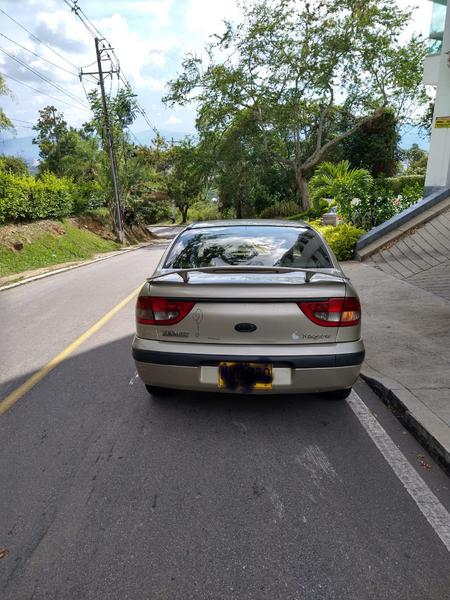 Renault Mégane • 2001 • 185,000 km 4