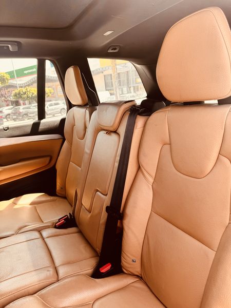 Volvo XC90 • 2018 • 117,000 km 2