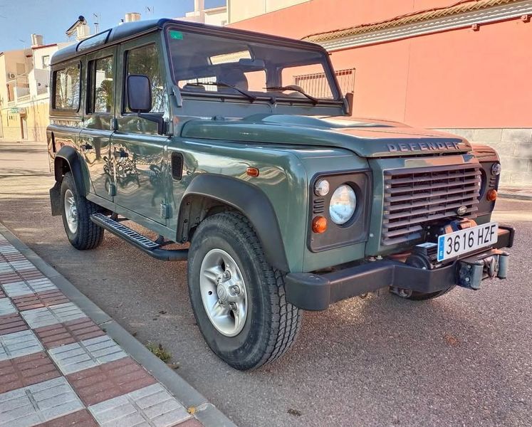 Land Rover Defender • 2015 • 258,000 km 1
