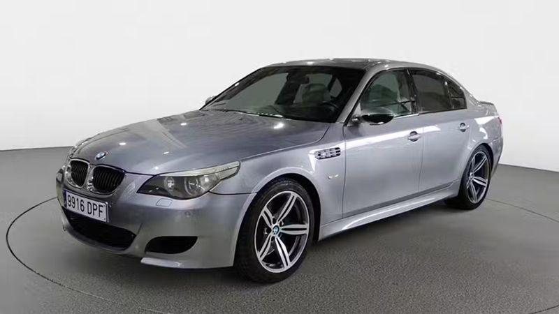 BMW M5 • 2005 • 128,123 km 1