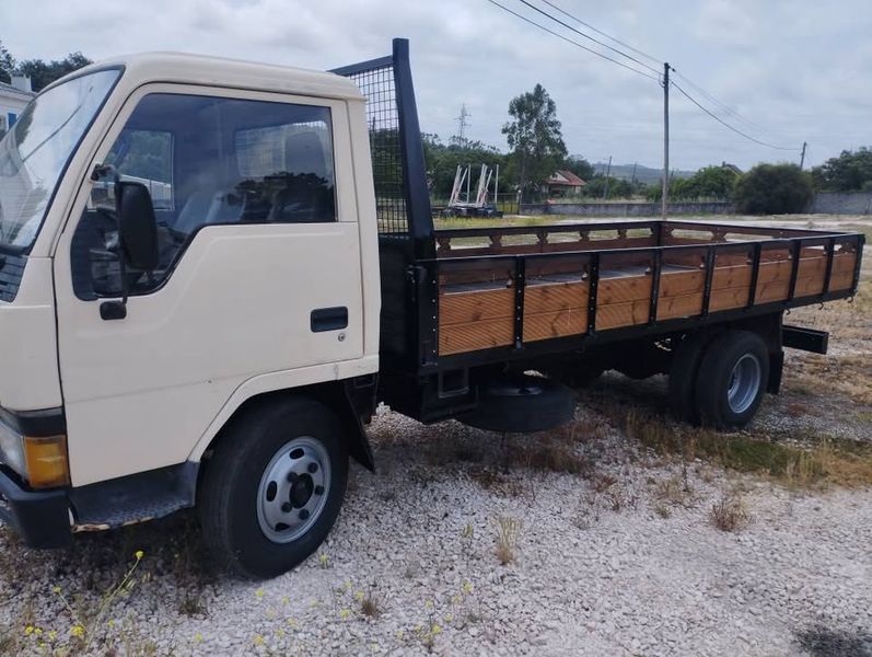 Mitsubishi Fuso canter • 1999 • 98,000 km 4