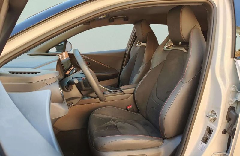 Toyota C-HR • 2024 • 16,609 km 9