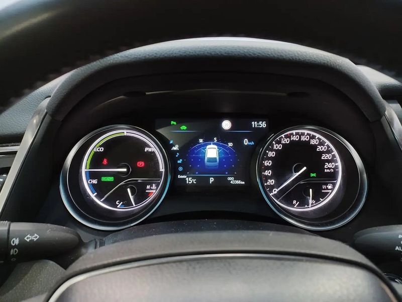 Toyota Camry • 2020 • 44,000 km 12