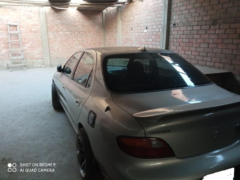 Hyundai Elantra • 1996 • 330,000 km 3