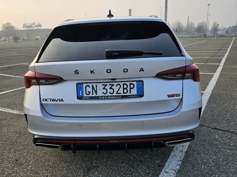 Škoda Octavia Combi • 2023 • 20,300 km 5