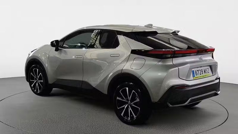 Toyota C-HR • 2024 • 7,811 km 2