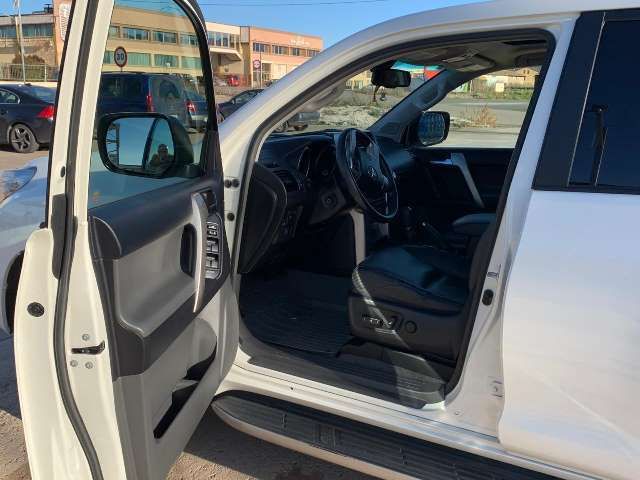 Toyota Land Cruiser • 2010 • 138,000 km 7