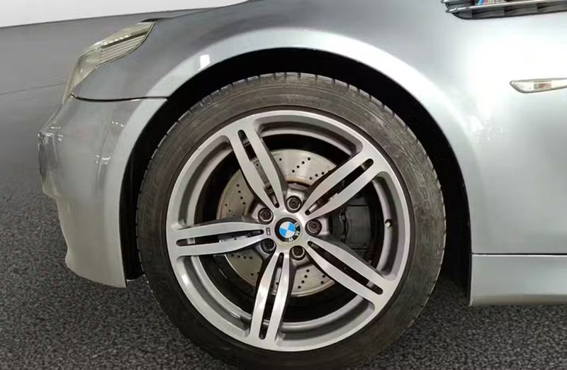 BMW M5 • 2005 • 128,313 km 11