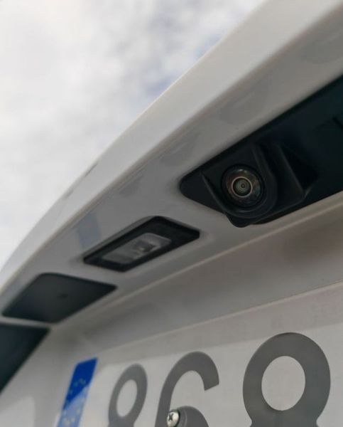 Jaguar E-PACE • 2018 • 96,500 km 9