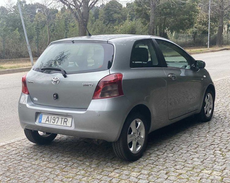 Toyota Yaris • 2007 • 186,000 km 2
