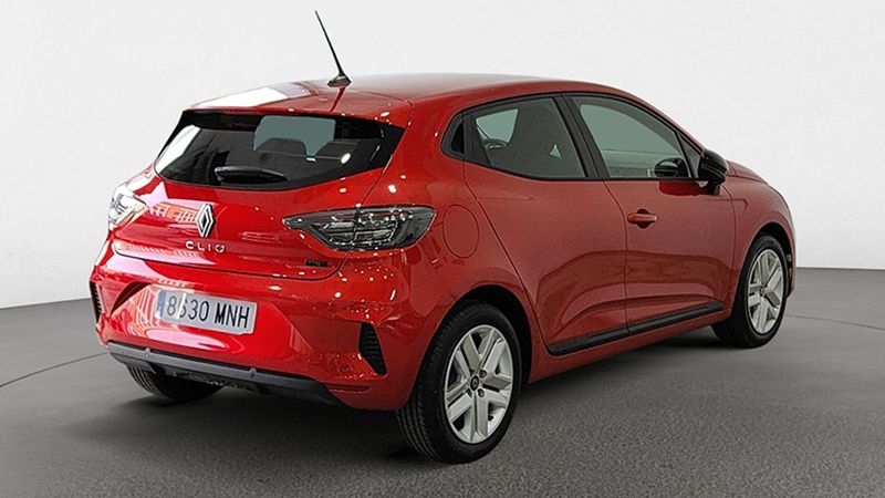 Renault Clio • 2024 • 1,933 km 5