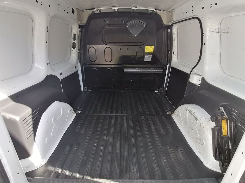 Mercedes-Benz 310 Van • 2012 • 80,000 km 6