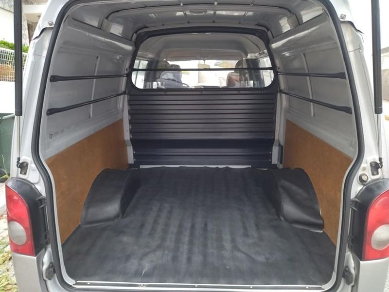 Hyundai H200 • 1999 • 253,000 km 8