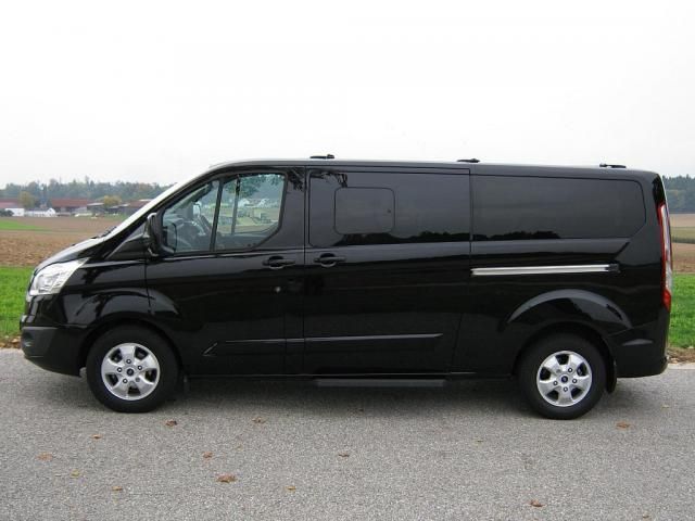 Ford Tourneo Custom • 2017 • 155,200 km 9