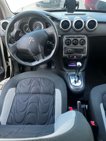 Citroën C3 • 2015 • 174,000 km 4