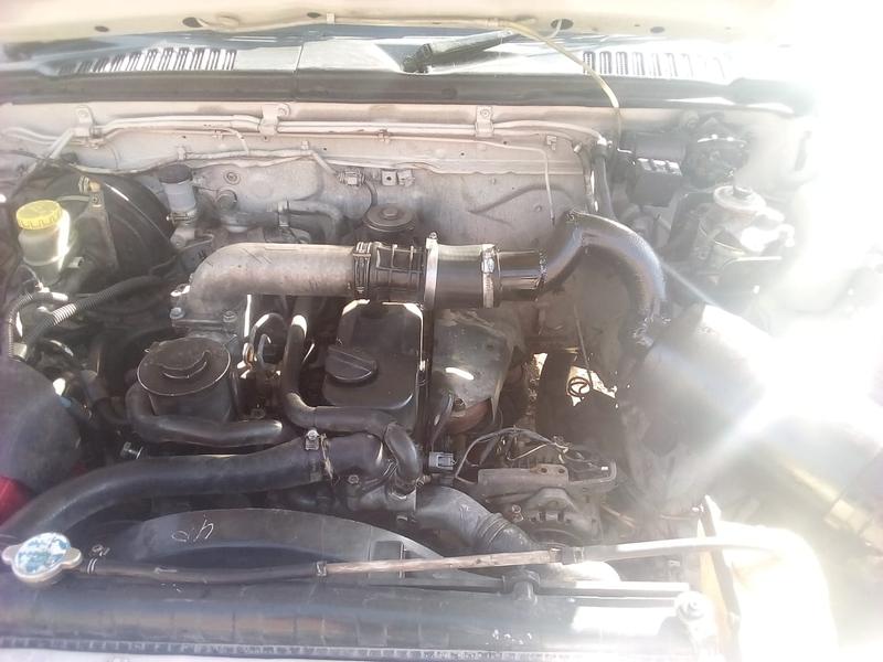 Nissan Pickup • 2005 • 2 km 4