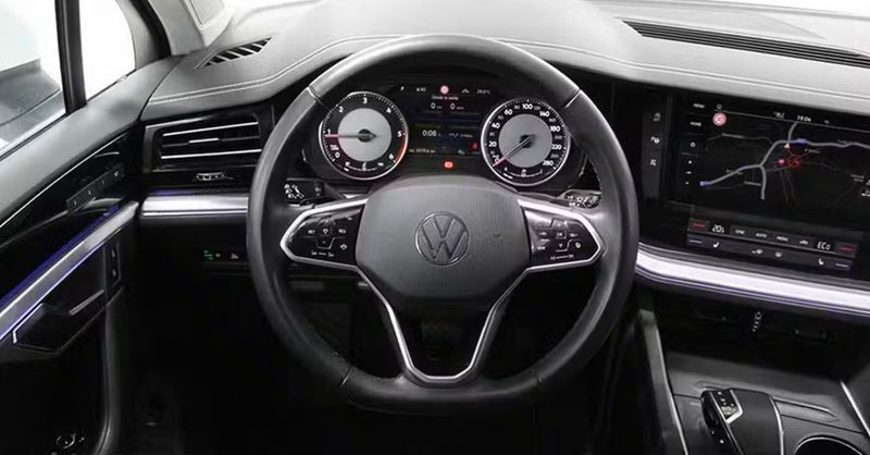Volkswagen Touareg • 2023 • 25,448 km 6