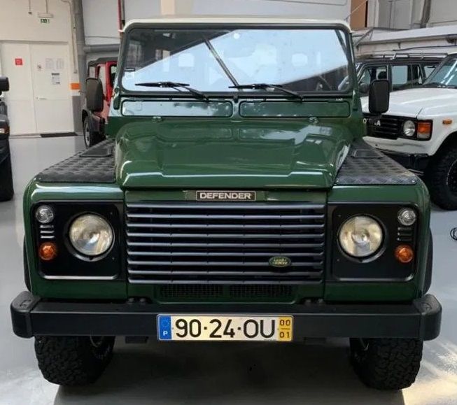 Land Rover Defender • 2000 • 120,000 km 1