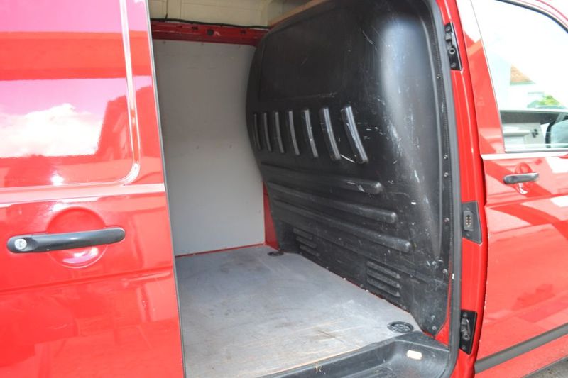 Volkswagen T5 Transporter Shuttle • 2017 • 88,000 km 4