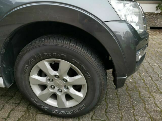 Mitsubishi Pajero • 2017 • 77,000 km 11