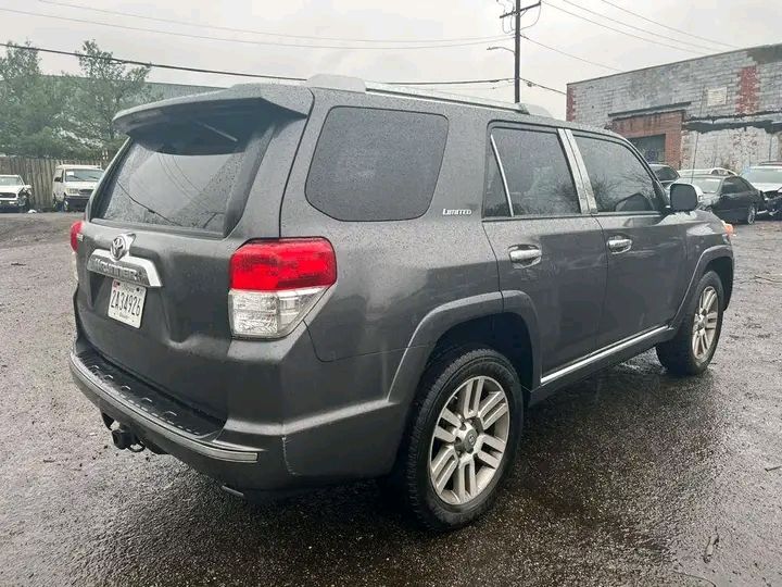 Toyota 4 Runner Limited • 2016 • 1,950 km 5