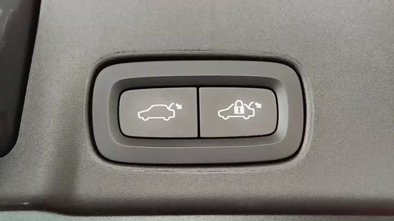 Volvo V90 • 2022 • 20,534 km 12