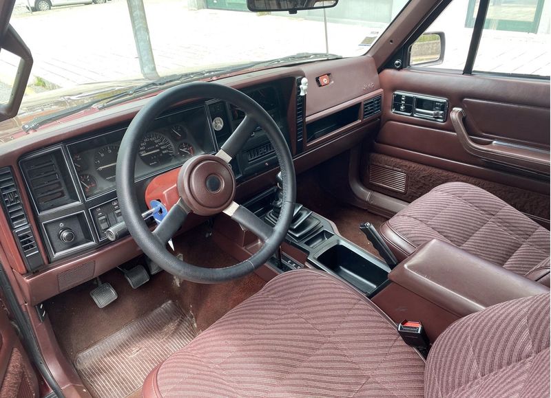Jeep Cherokee • 1986 • 20,000 km 4