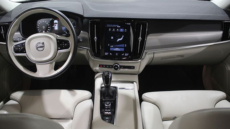 Volvo V90 • 2018 • 125,550 km 6