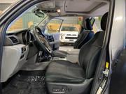Toyota 4 Runner Limited • 2013 • 33,000 km 18
