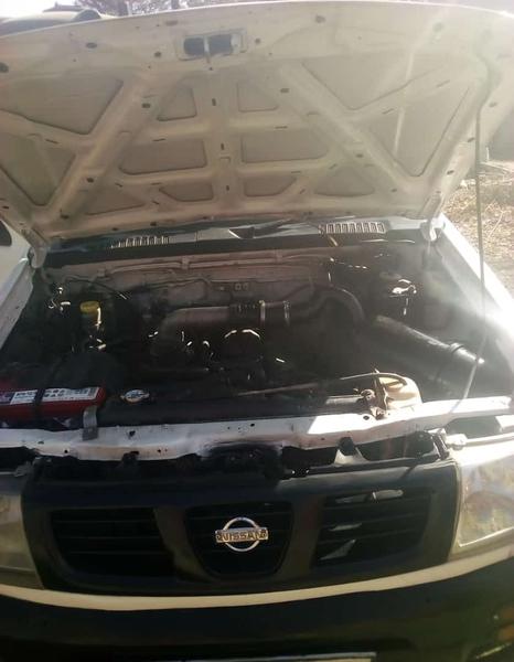 Nissan Pickup • 2005 • 2 km 2