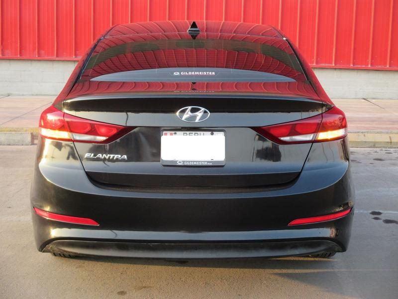 Hyundai Elantra • 2017 • 68,000 km 10