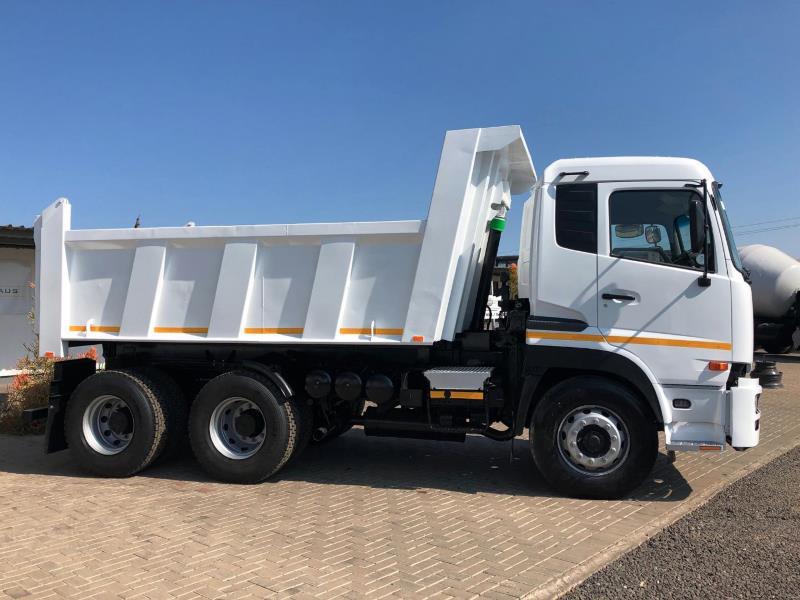 Nissan Primastar • 2010 • 300,000 km 4