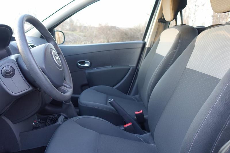 Renault Clio • 2010 • 99,000 km 2